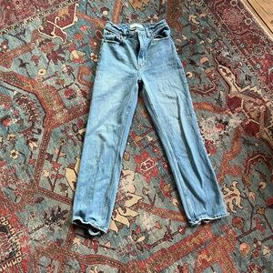 Abercrombie & Fitch, the Ankle Straight Ultra High Rise medium/light jeans